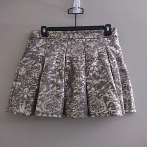 Mark. Pleated Skirt with Metallic Design Size Medium